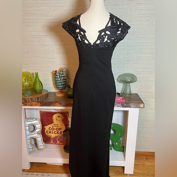 Designer Black Embroidered-Yoke Formal Column Gown Dress Sz 4 $995 Josie Natori - Picture 7 of 7